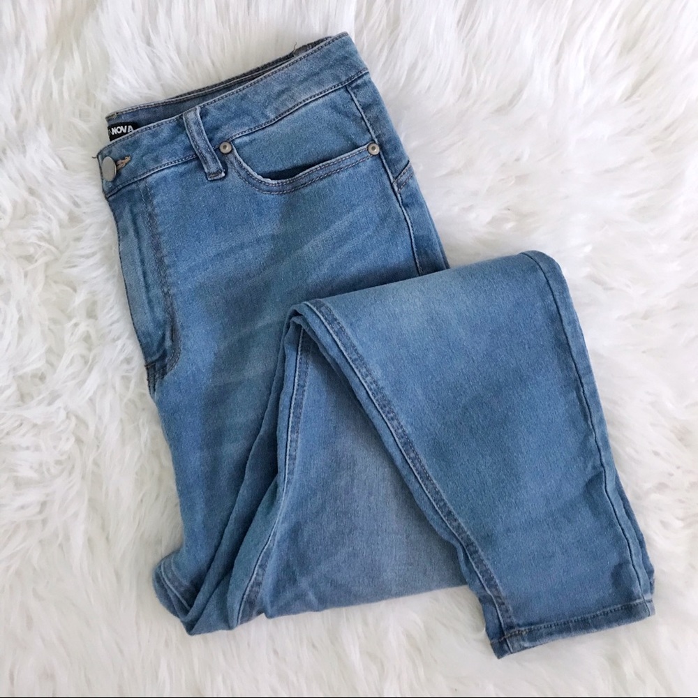 Butt-Lifting High Rise Jeans